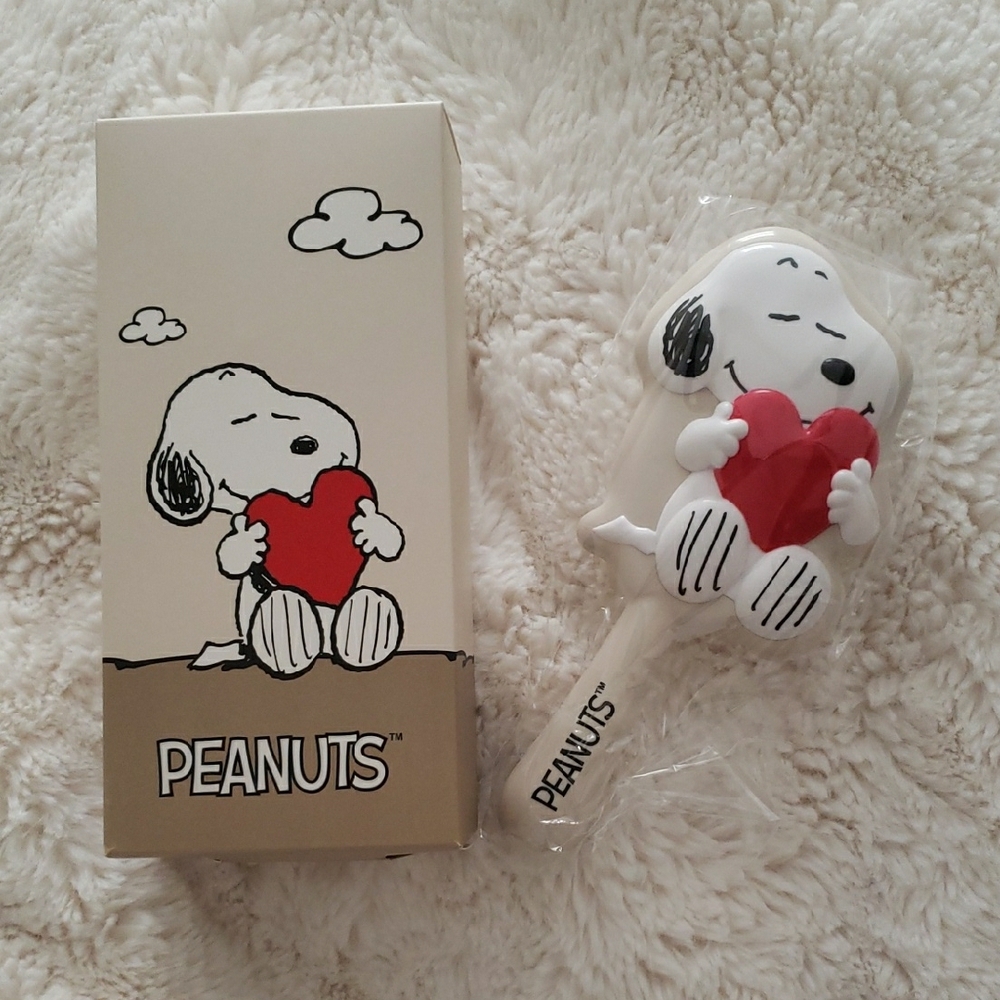 Peanuts Snoopy Hair Brush - White and Red